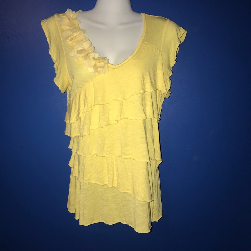 Size M - Beautiful Yellow Top